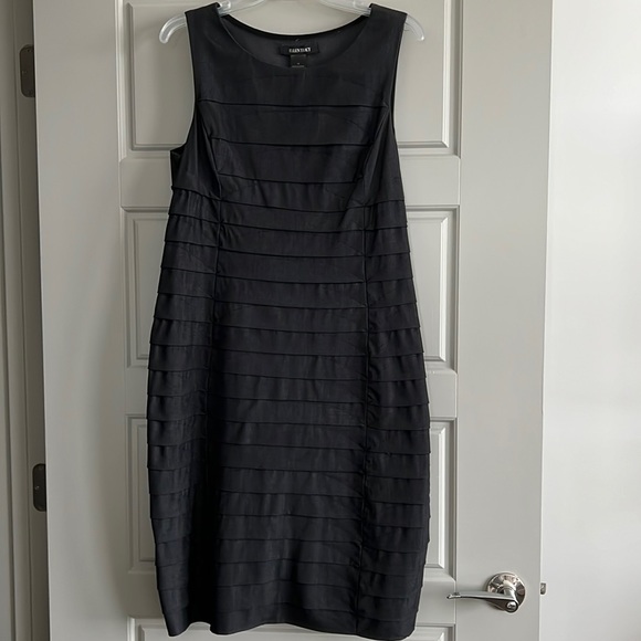 Ellen Tracy Dresses & Skirts - Ellen Tracy Dress - SIZE 14